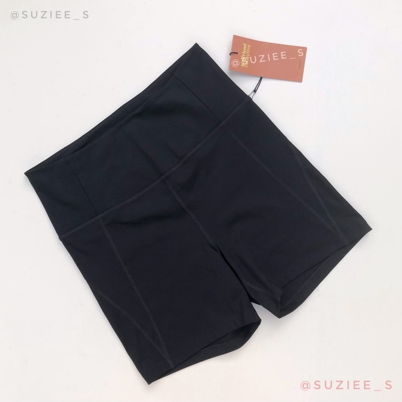 Girlfriend Collective High Rise Run Shorts in Black Large NWT - Picture 11 of 12
